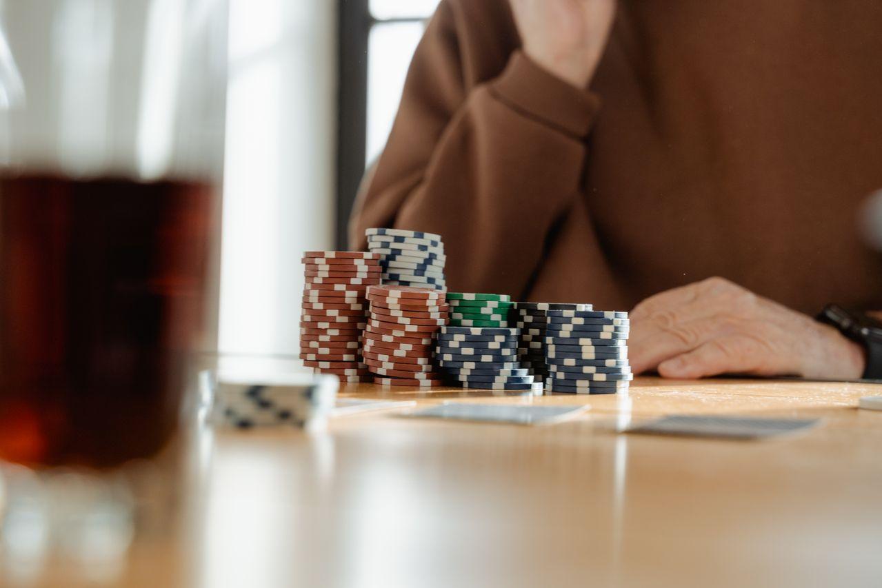 Waarom beleggers en pokerspelers dezelfde mindset nodig hebben