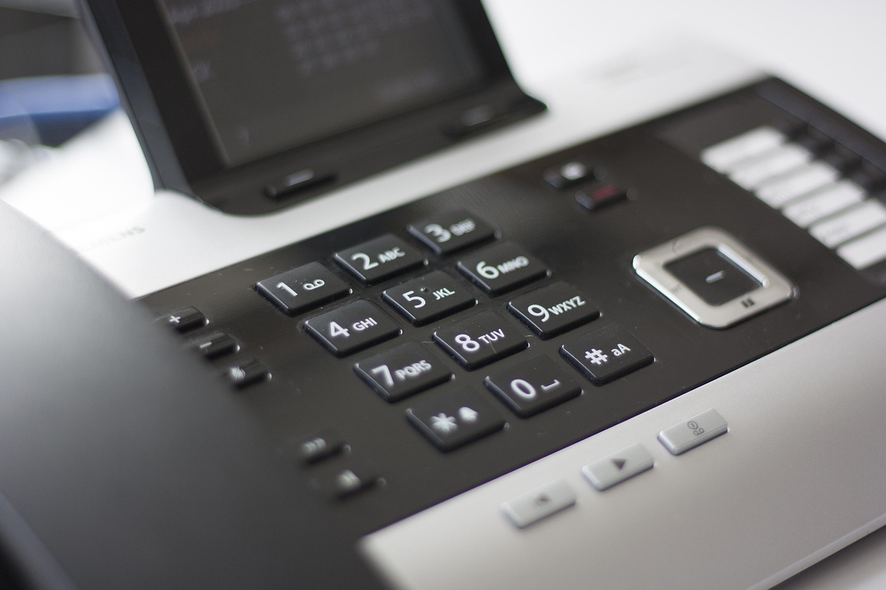 Gratis of betaald: waarom kiezen voor de juiste telefoonnummertool?
