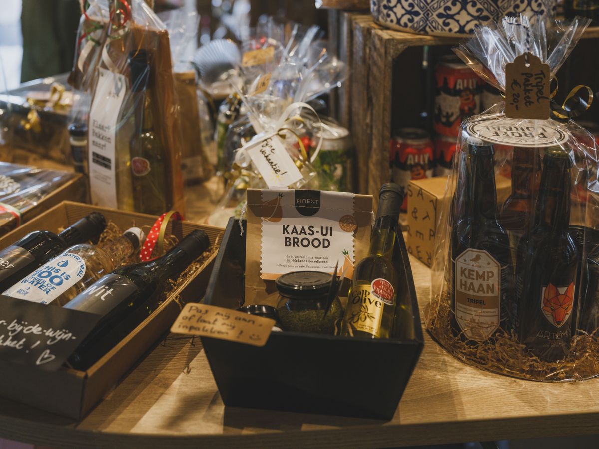 Kerstpakketten voor je team: waar Roermondse werkgevers dit jaar op letten