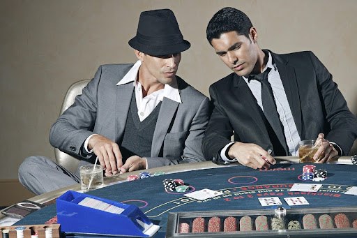 Hoe professionele pokerspelers omgaan met druk en strategie