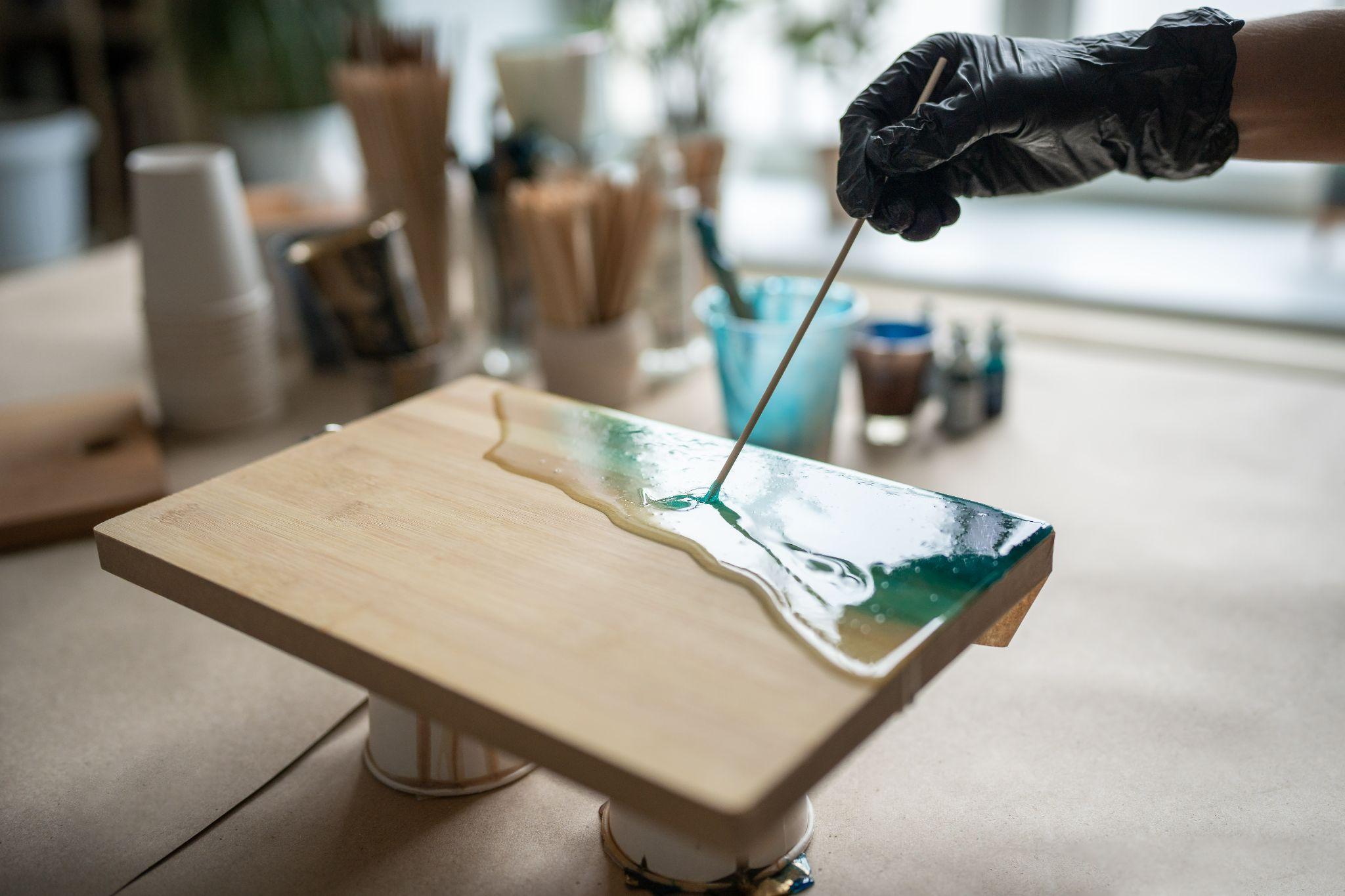 Waarom resin art zo populair is geworden als hobby