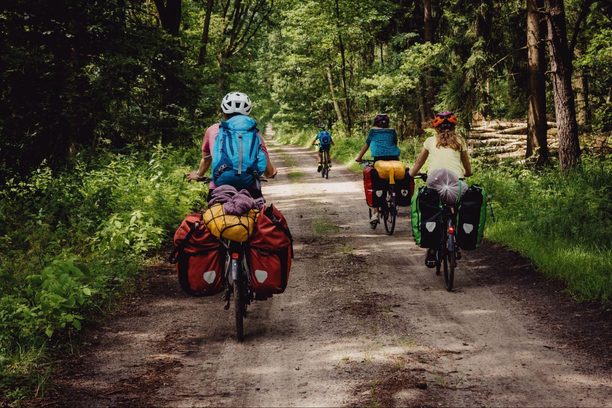 Onmisbare uitrusting voor bikepacking en fietsavonturen