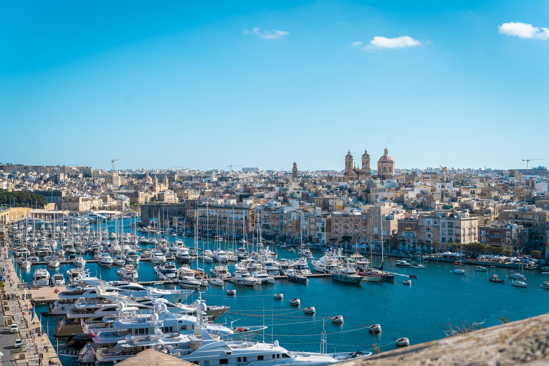 Werken vanuit zonnig Malta? Dit zijn de populairste banen